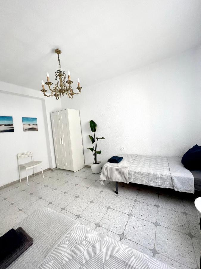 Holiday&Vacations Apartment On The Beach バレンシア エクステリア 写真